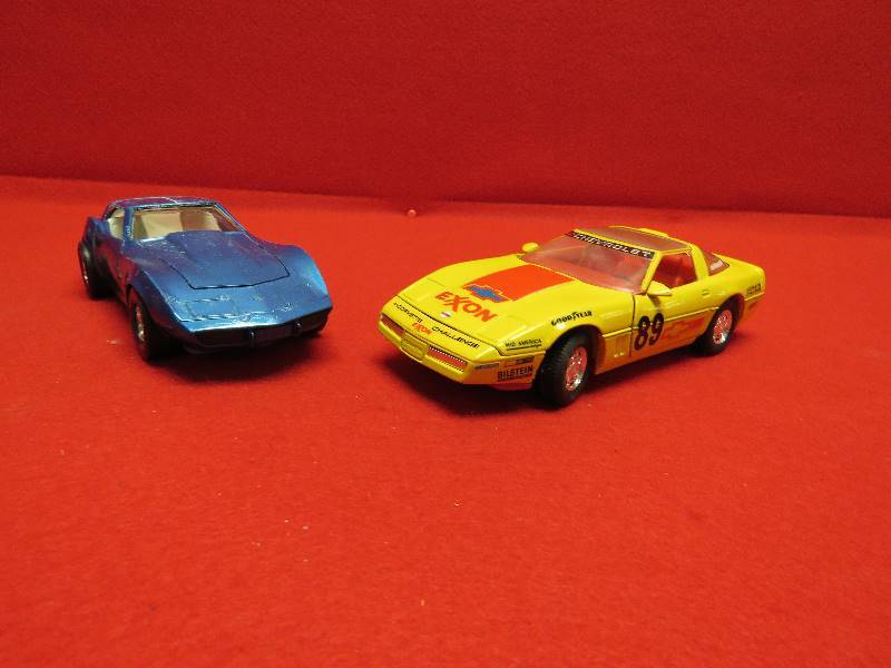 lot 42 image: Collectible Corvette