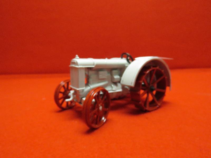 lot 44 image: Fordson Antique Tractor