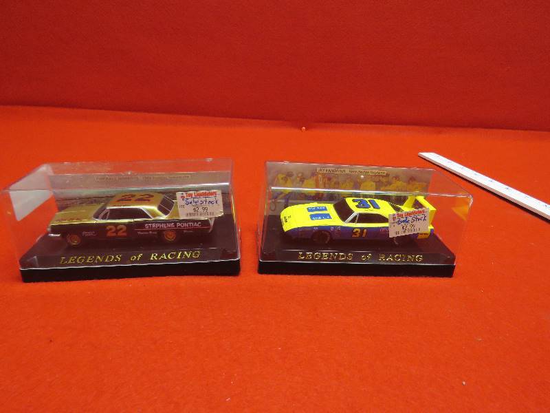 lot 48 image: Collectible Legands of Racing