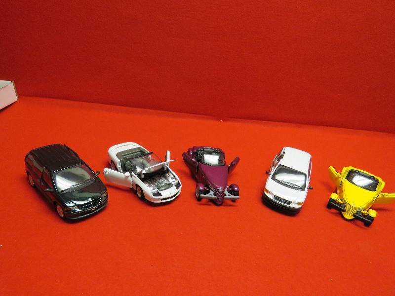 lot 51 image: Collectible Cars