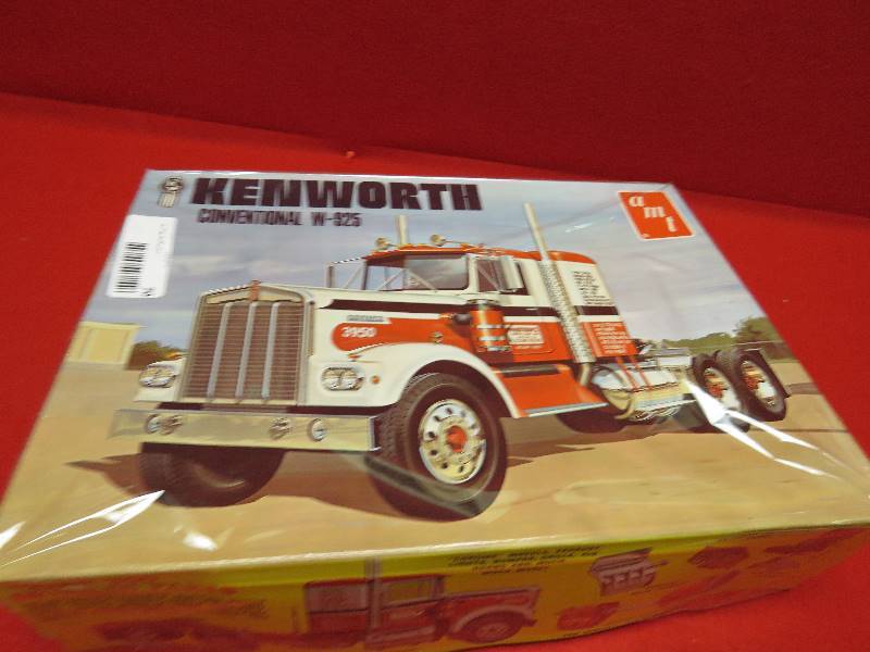 lot 70 image: Vintage Model Kit