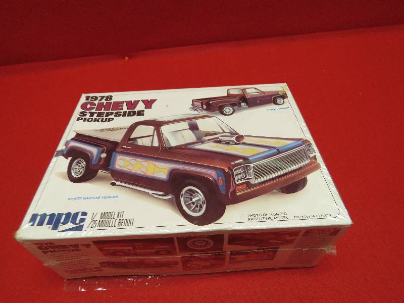 lot 82 image: Vintage Model Kit