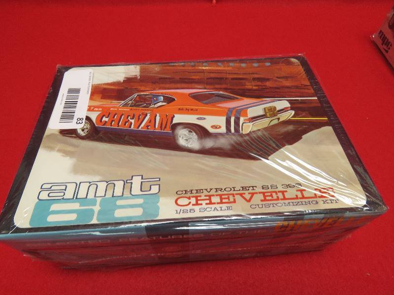 lot 83 image: Vintage Model Kit