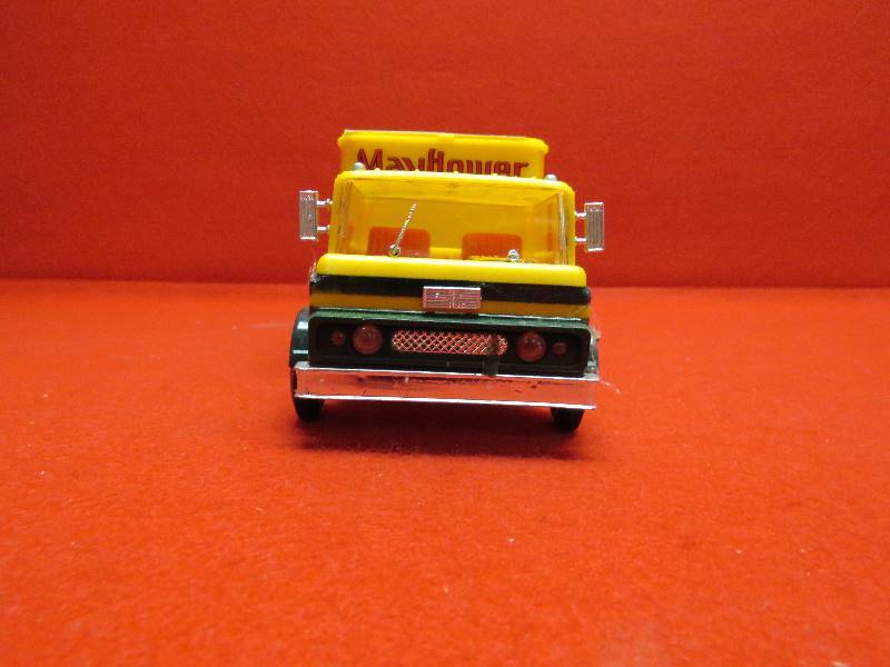 lot 89 image: Vintage Mayflower Truck
