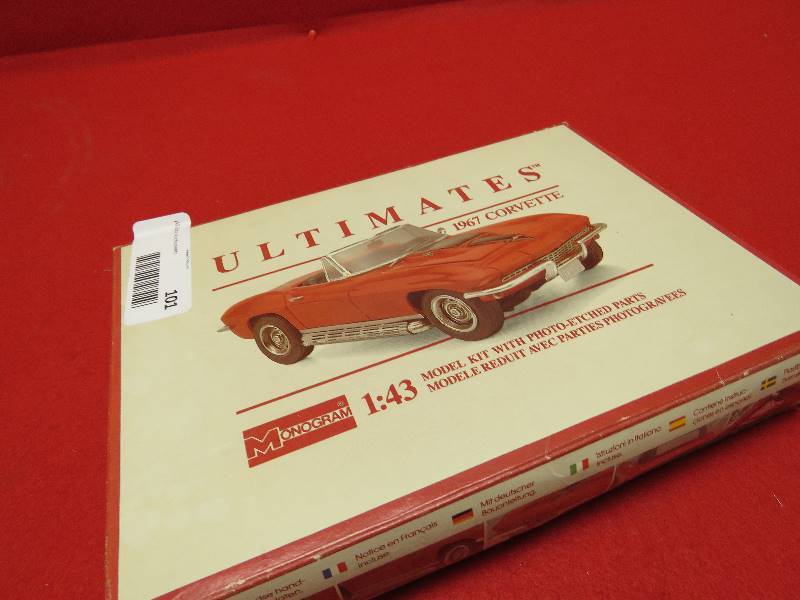lot 101 image: Collectible Model Kit