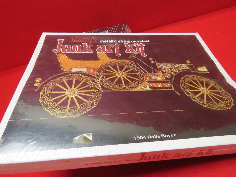 lot 111 image: Collectible Puzzles