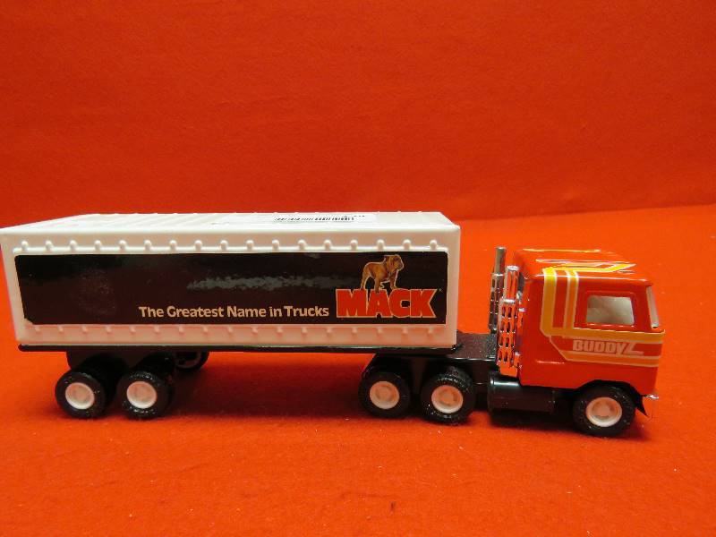 lot 134 image: Collectible Mack Truck
