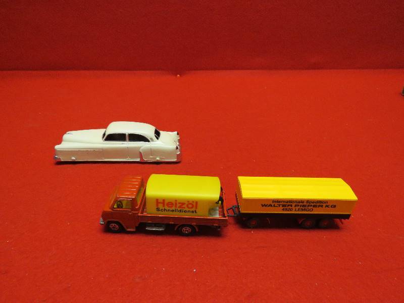 lot 137 image: Collectible Metal Cars