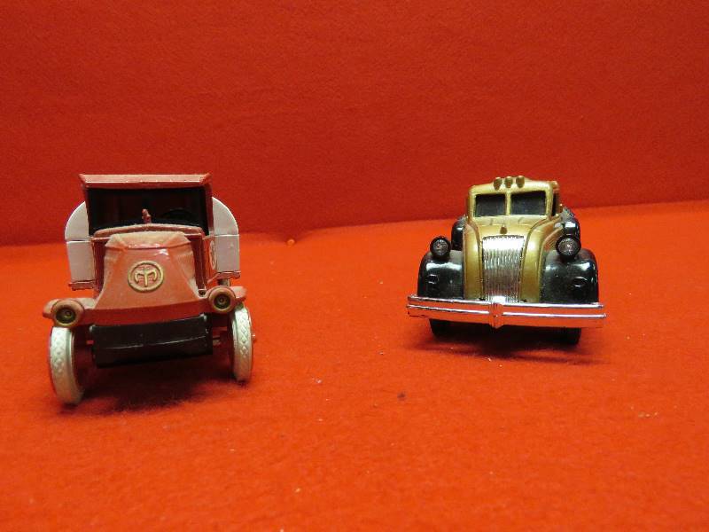 lot 145 image: Collectible Coin Bank Cars