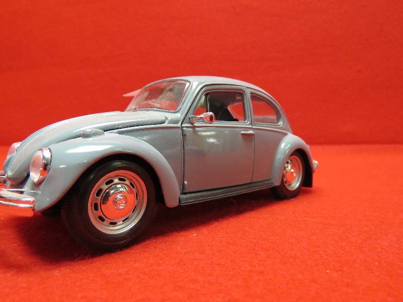lot 157 image: Collectible Maisto