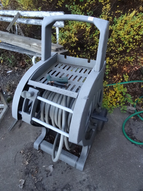 lot 254 image: Sun Cast Hose Reel