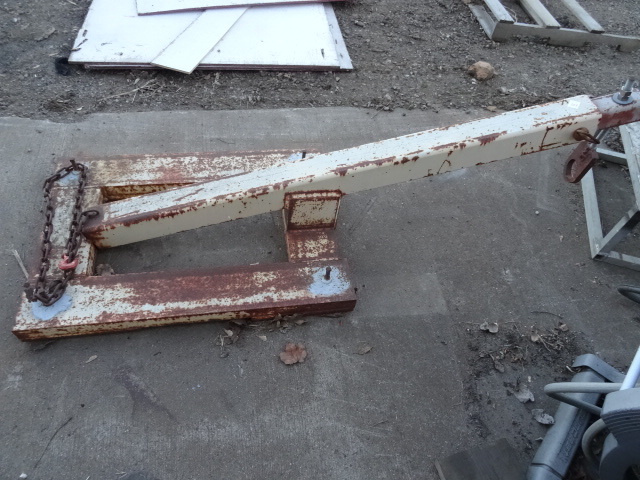 lot 255 image: Fork Lift Jib Crane. Adjustable Length