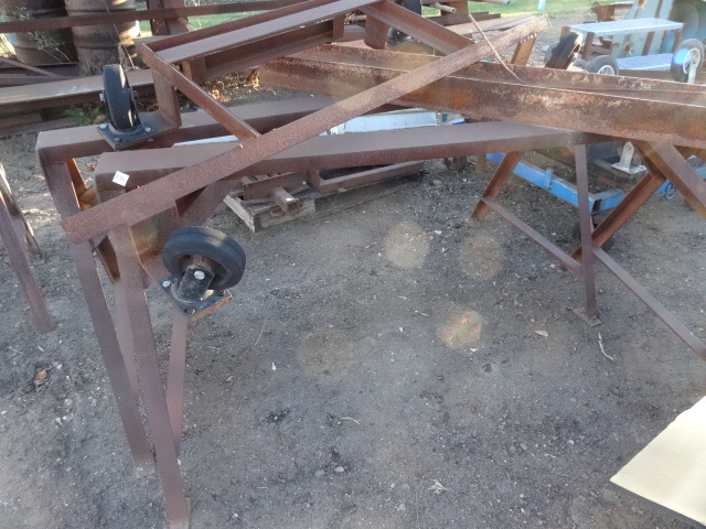 lot 271 image: 2 Heavy Duty Saw Horses 6 X 3