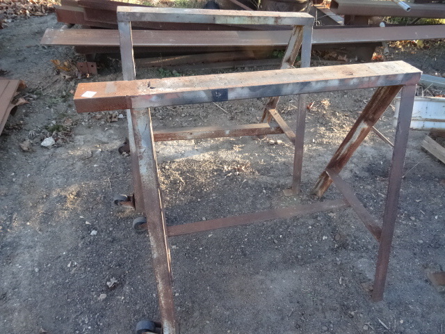 lot 272 image: 2 Heavy Duty Saw Horses 41 X 36
