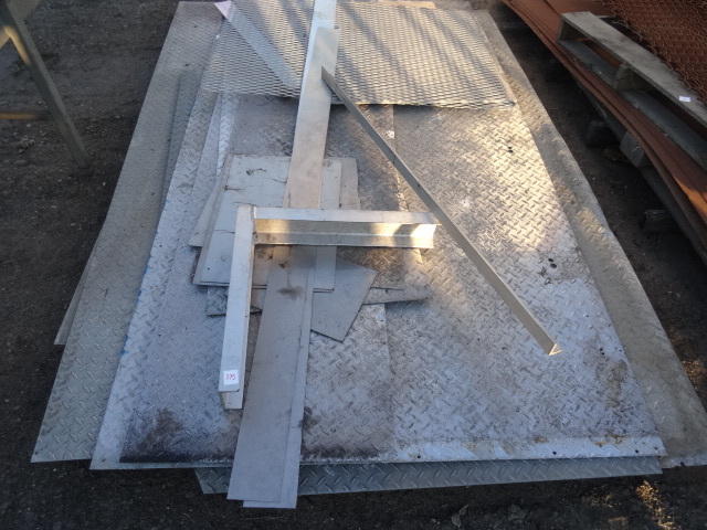 lot 275 image: Diamond Plate Aluminum Used,