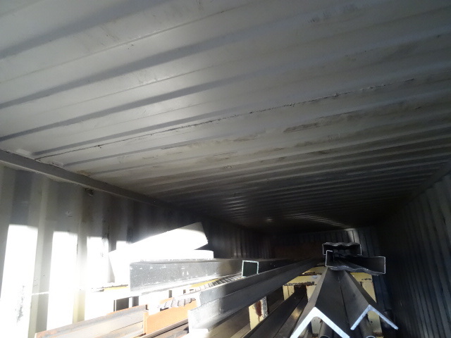 lot 300 image: Contents of Top Of Steel Rack.