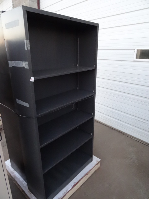 lot 333 image: Metal Shelving Unit 4 Shelves