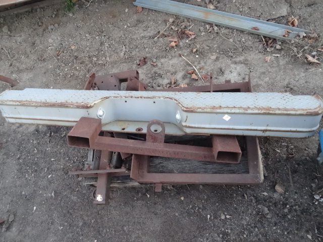 lot 338 image: Steel truck bumper. Receiver hitch
