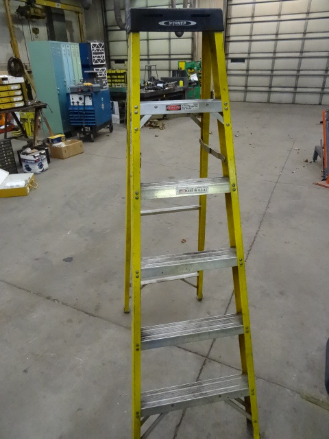 lot 12 image: 6 Werner Fiberglass Ladder
