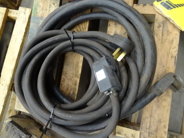 lot 21 image: Single Phase 220 Cord.