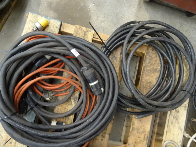 lot 22 image: 12 AWG Cord Some have ends,.
