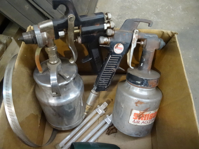 lot 25 image: 2 Air Powered Paint Sprayers.