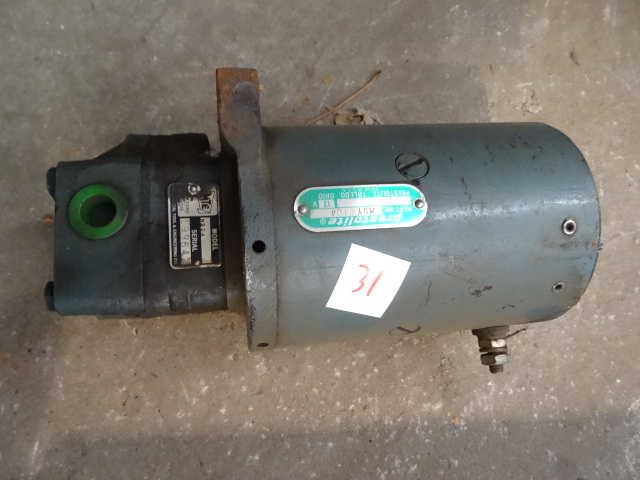 lot 31 image: 12 Volt Powered Hydraulic Pump.