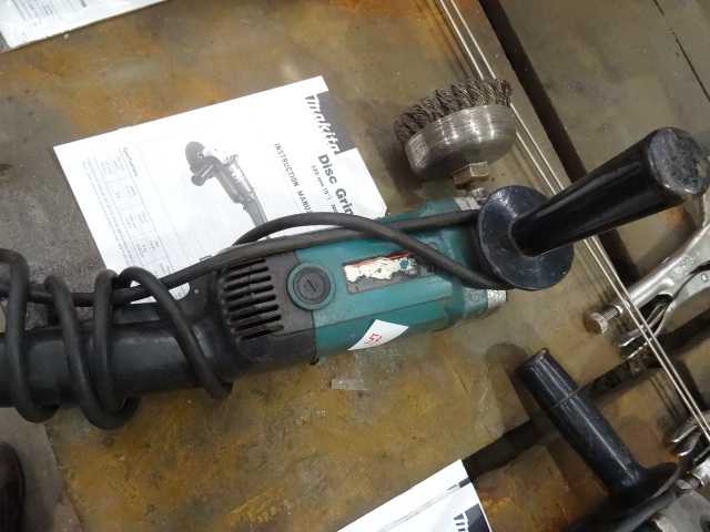 lot 53 image: Makita 5 Disc Grinder