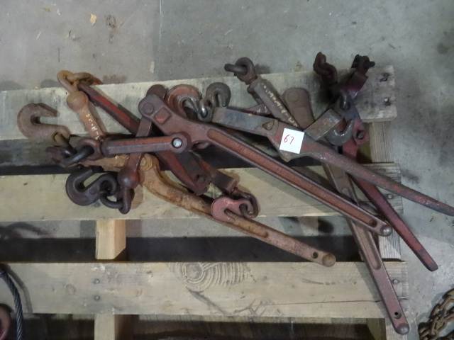 lot 67 image: 6 Chain Binders