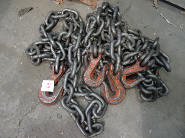 lot 69 image: 2 Log Chains 38