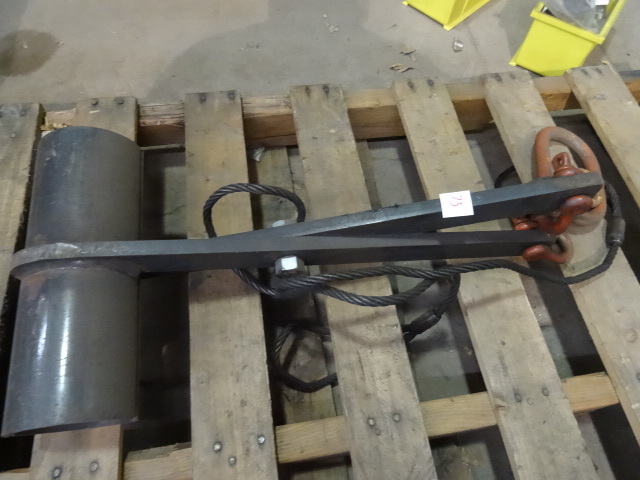 lot 73 image: Lifting Clamp for Pipe