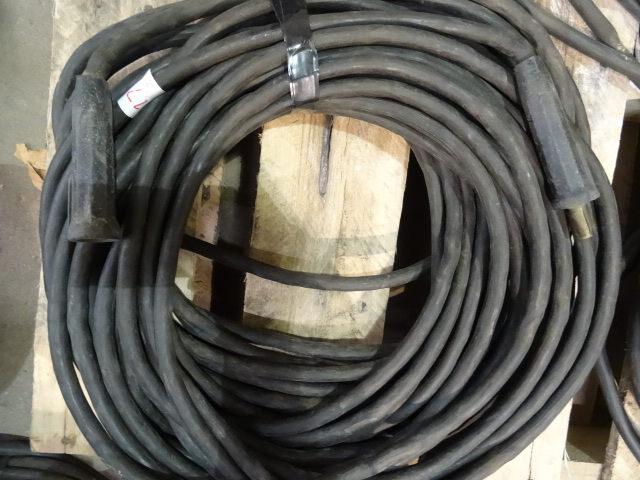 lot 77 image: 100 Ft. Welding Cable Lead