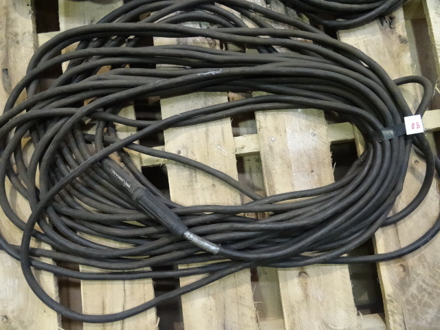 lot 80 image: 100 Welding Cable Lead
