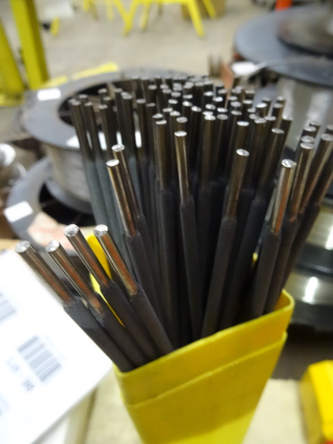 lot 102 image: Cast Iron Arc Welding Rods 18  7 Lbs.