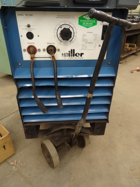 lot 110 image: Miller DC Arc Welder Model SRH-666