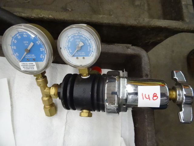 lot 148 image: Nitrous and C02 Gas Single Stage