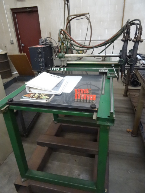 lot 173 image: Victor Auto 24 Pattern Cutter,