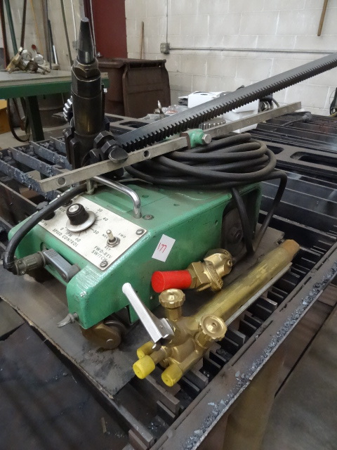 lot 177 image: Esab CM-79 Portable Carriage