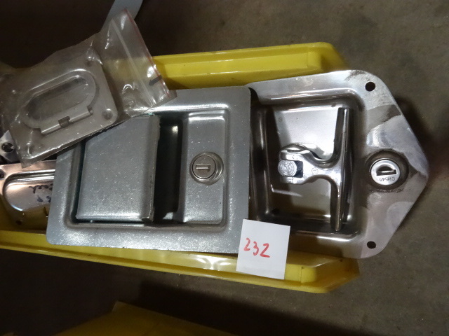lot 232 image: Variety of Work Box or Vehicle Inset