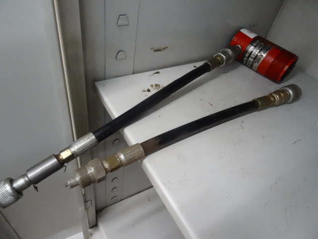 lot 347 image: Porta Power Cylinder and Extra Hose