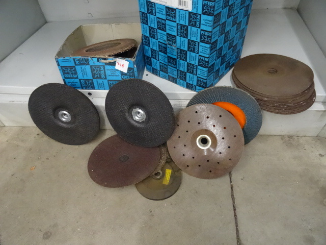 lot 348 image: Misc 7 Sanding and Grinding Discs