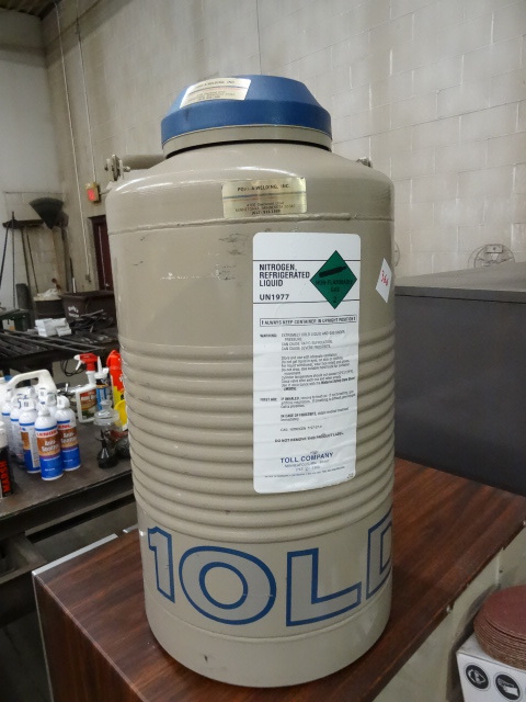 lot 366 image: Nitrogen Refrigerated Liquid Container