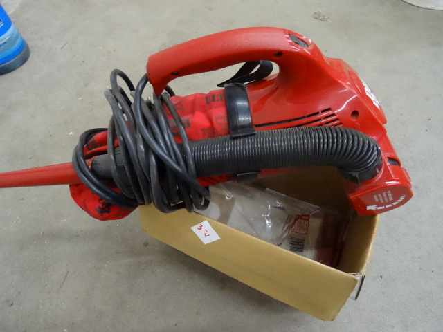 lot 370 image: Dirt Devil Hand Vacuum