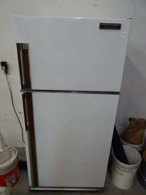 lot 383 image: Hot Point Fridge Freezer