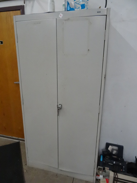 lot 384 image: 2 Door Metal Cabinet. 3 Shelves