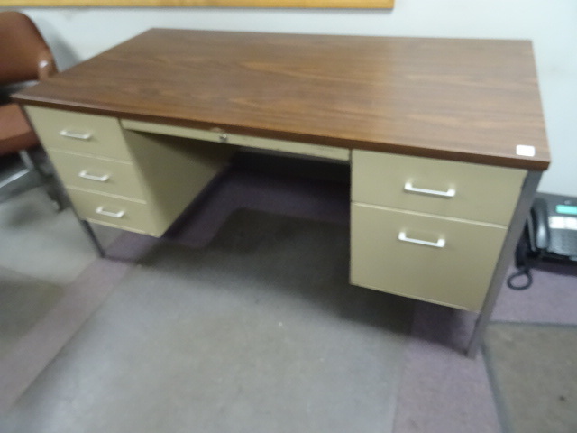 lot 394 image: Metal 5 Drawer Office Desk 60 X 30 X 29