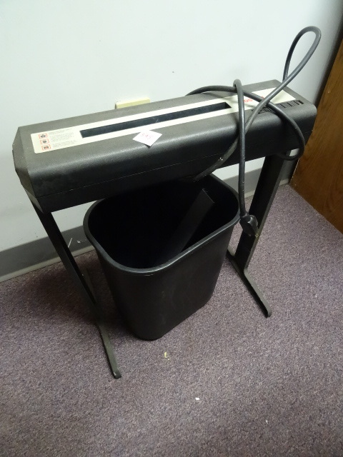 lot 395 image: Boston Paper Shredder