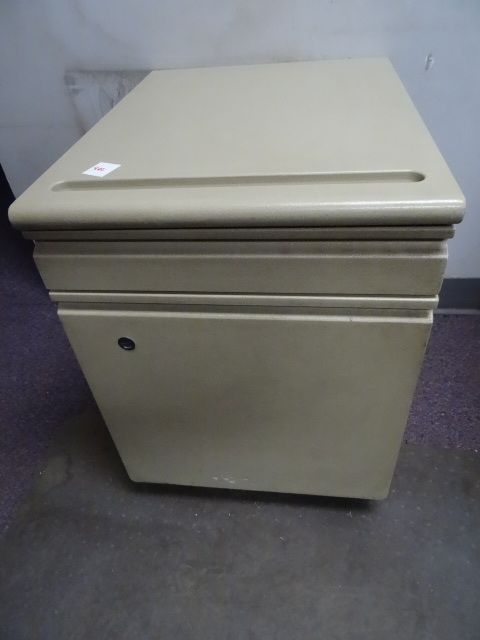 lot 402 image: 2 Drawer Office Cabinet On Wheels