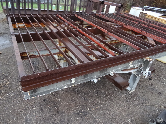lot 339 image: Large Pattern Cutting Table