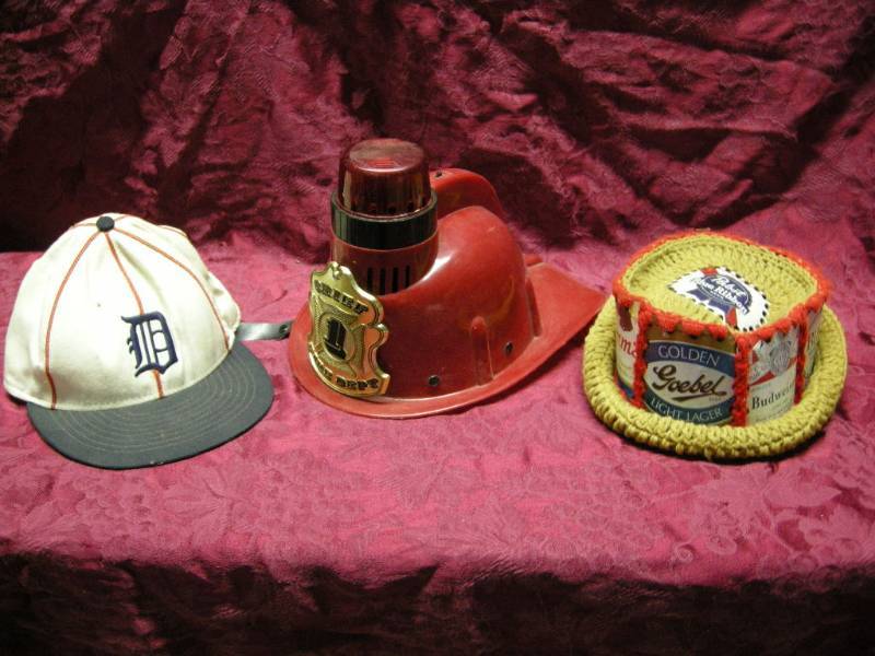 lot 23 image: Vintage Hats